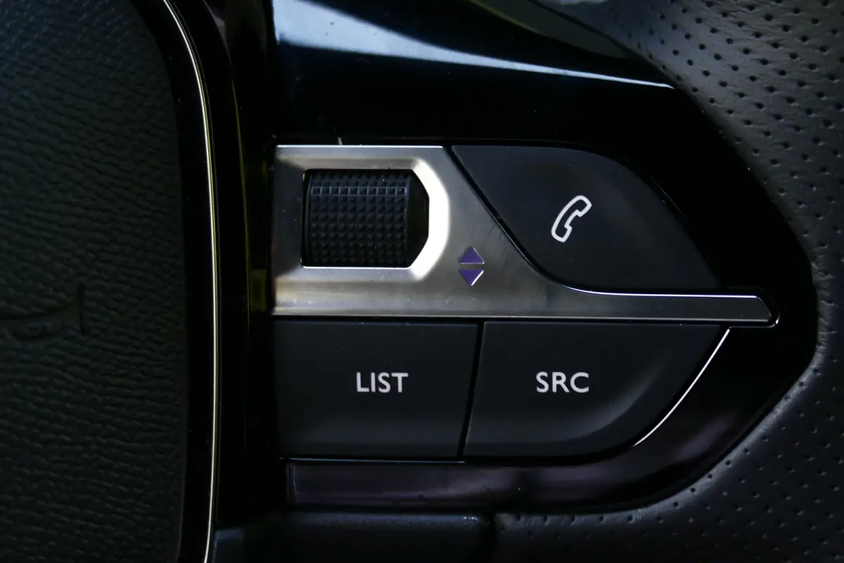 EV GT Avantage 54 kWh / CAMERA V+A / ALCANTARA / SOH 99% / KEYLESS / 17"LMV / MASSAGESTOEL / FULL-LED / NAVI / CLIMA / PDC / ADAPT. CRUISECONTROL / 1E EIGENAAR / SCHITTERENDE STAAT !!