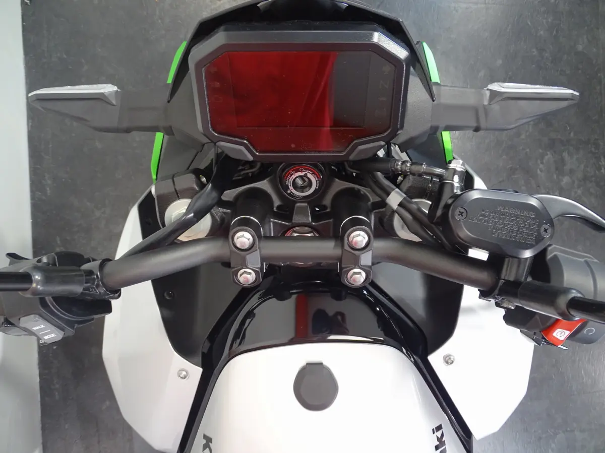 Z E-1