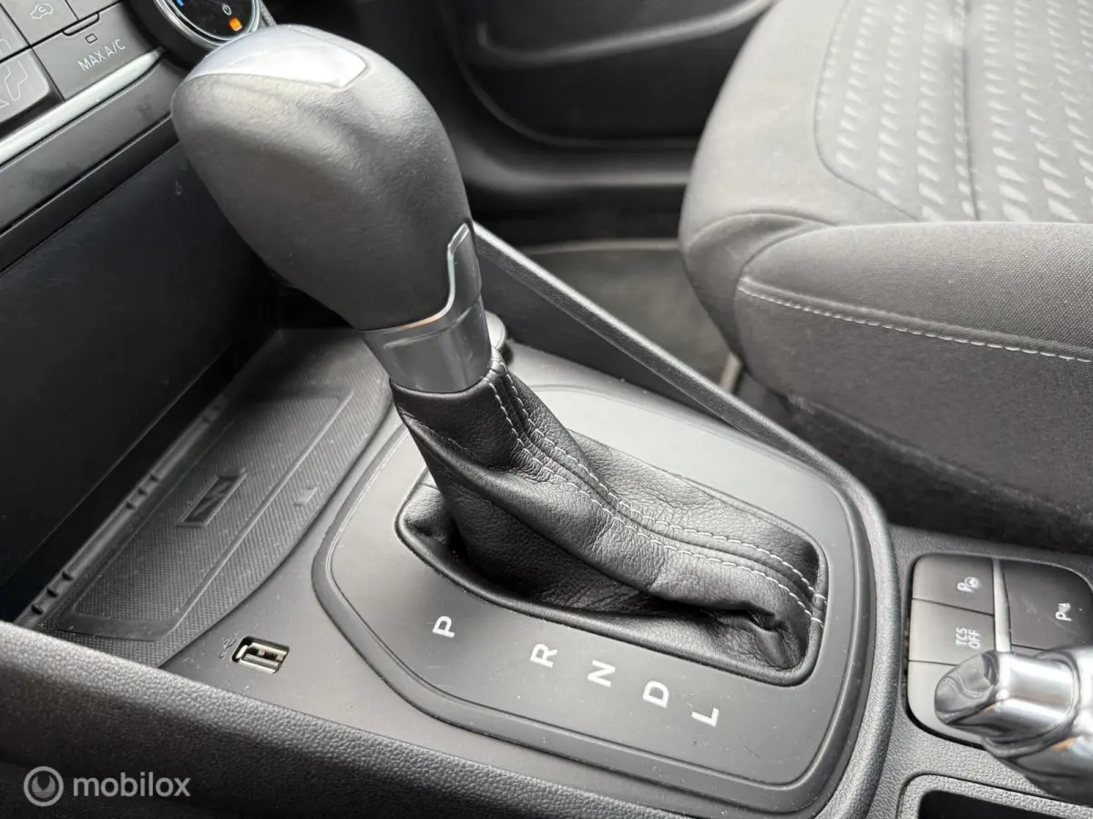Titanium Automaat LED/Carplay/Trekhaak