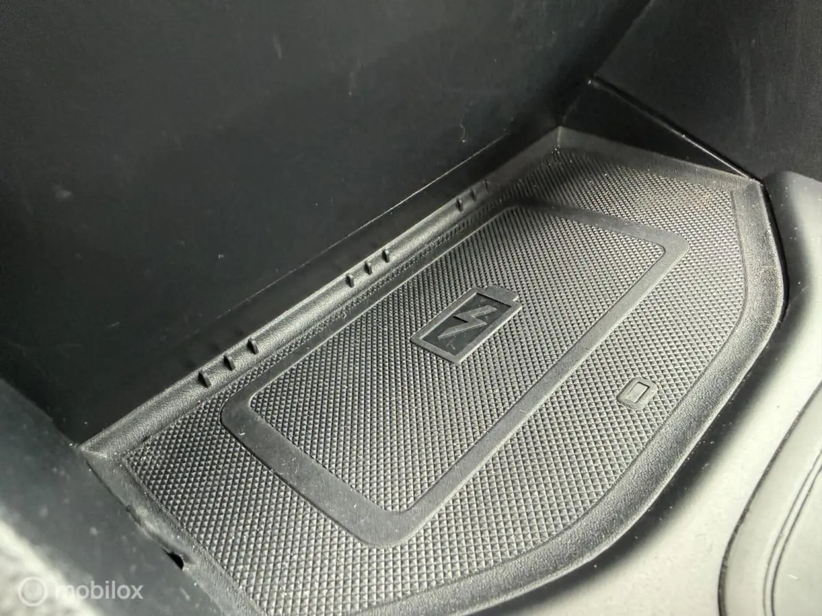 Titanium Automaat LED/Carplay/Trekhaak