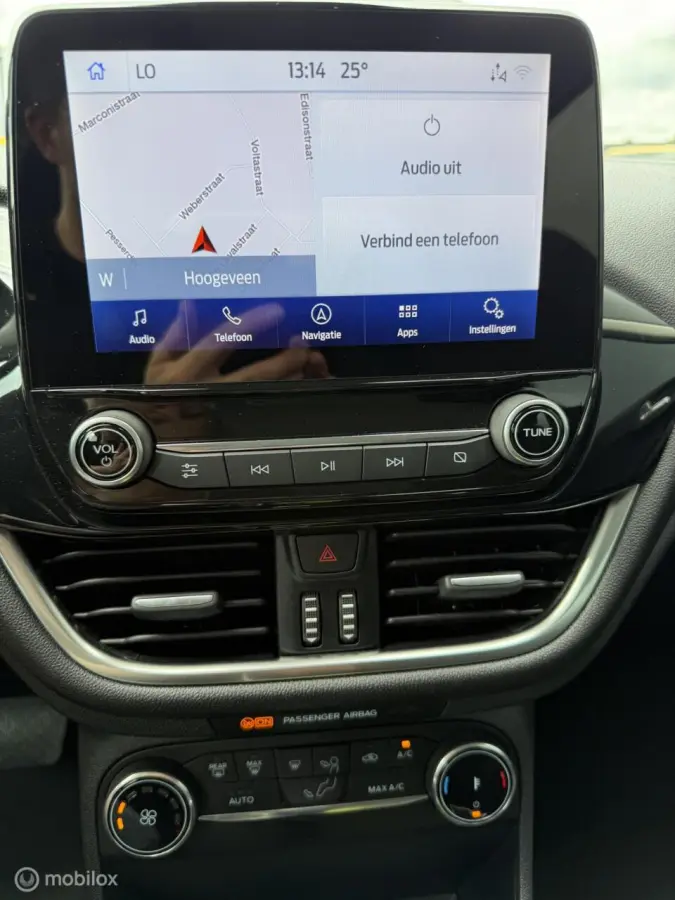 Titanium Automaat LED/Carplay/Trekhaak