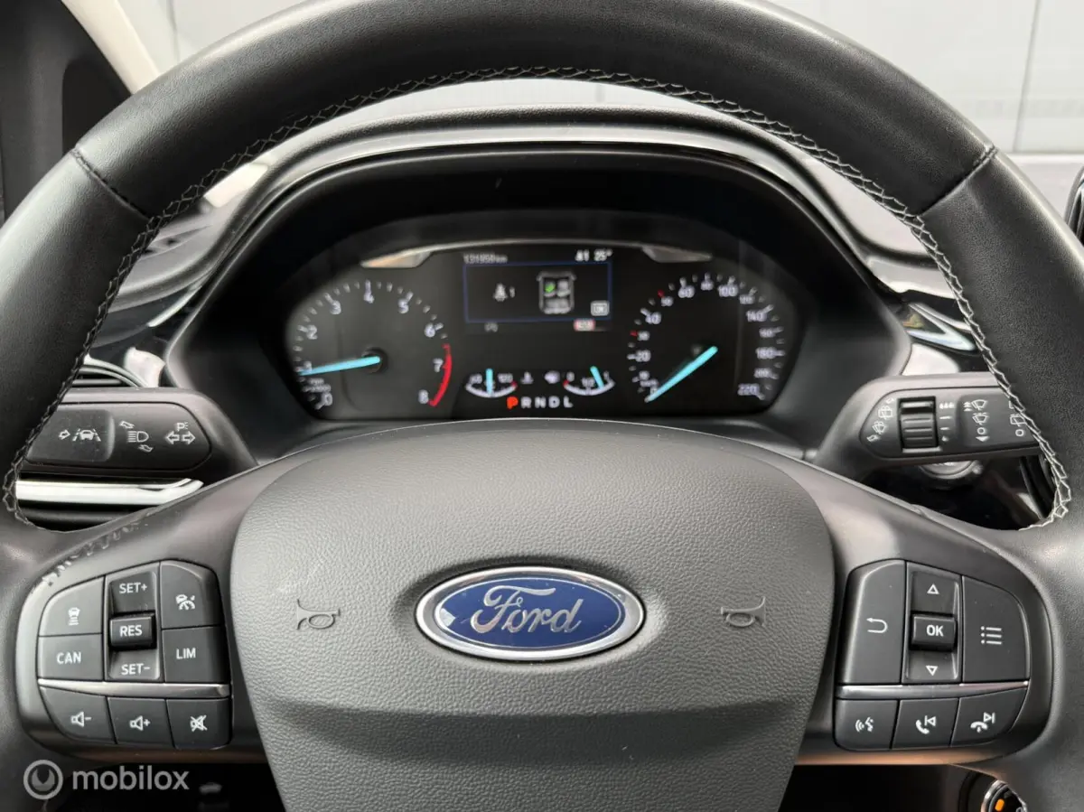 Titanium Automaat LED/Carplay/Trekhaak