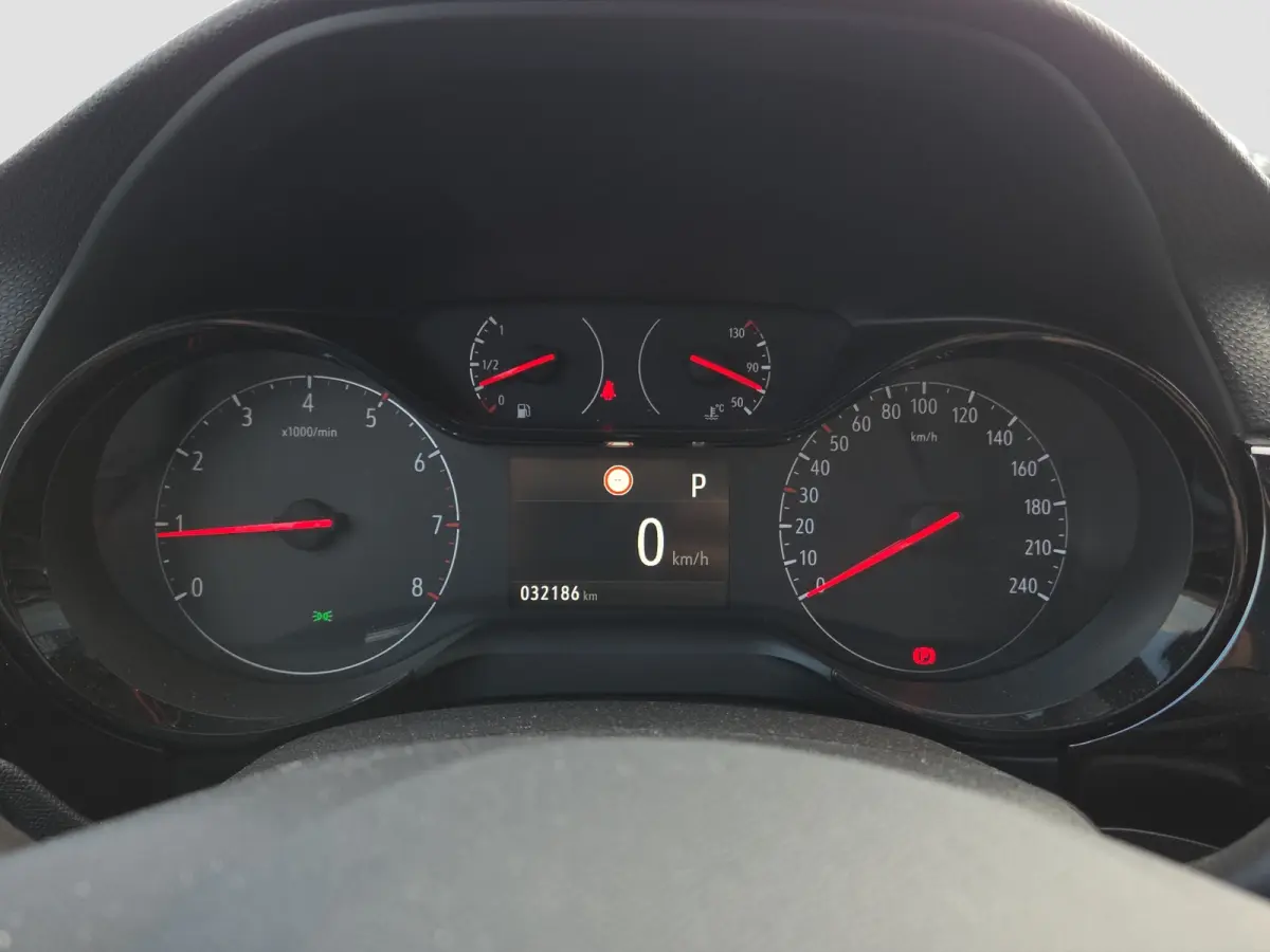 1.2 Edition Trekhaak | Automaat | LED | Carplay/android auto | Airco | Cruise control |