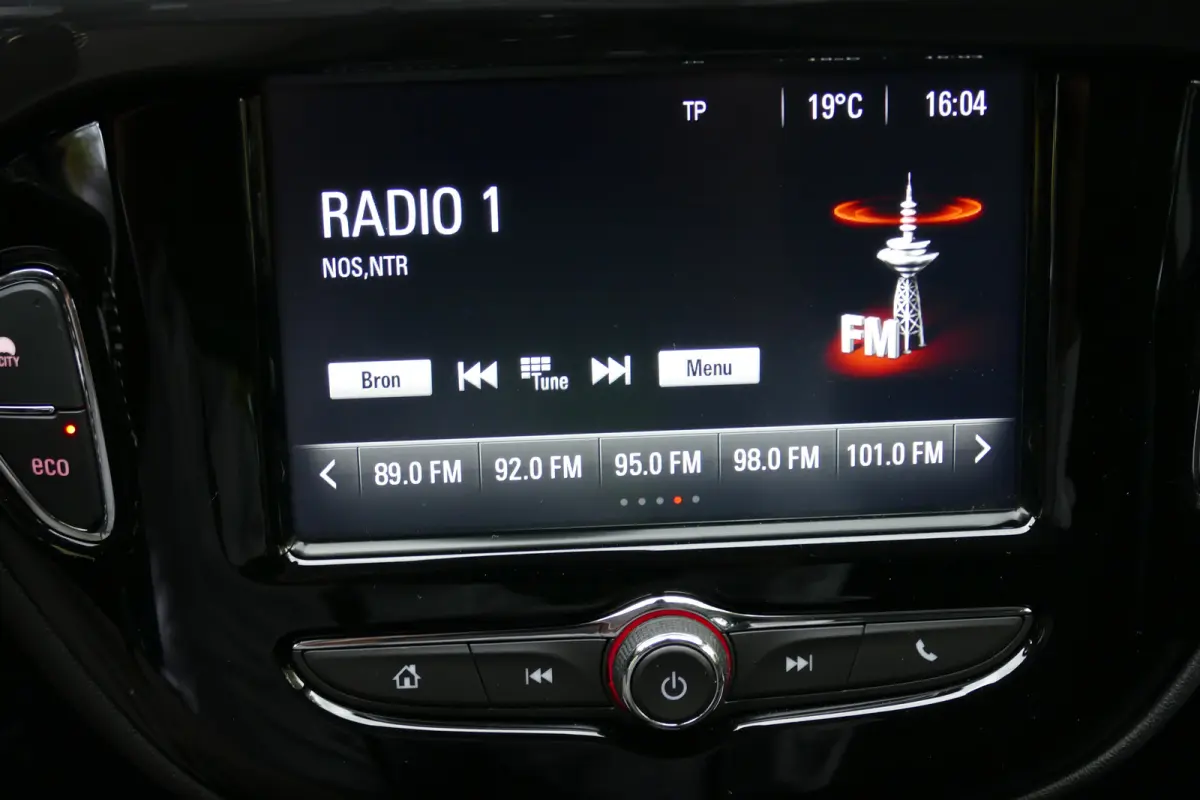 1.0 TURBO 90PK ONLINE EDTION / CAMERA / NAVI / CLIMA / PDC / BLUETOOTH / CRUISECONTROL / 1E EIGENAAR / SCHITTERENDE STAAT !!
