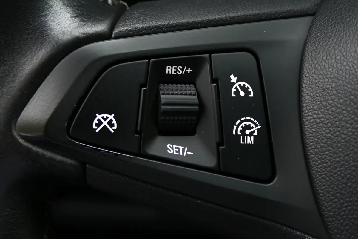 1.0 TURBO 90PK ONLINE EDTION / CAMERA / NAVI / CLIMA / PDC / BLUETOOTH / CRUISECONTROL / 1E EIGENAAR / SCHITTERENDE STAAT !!