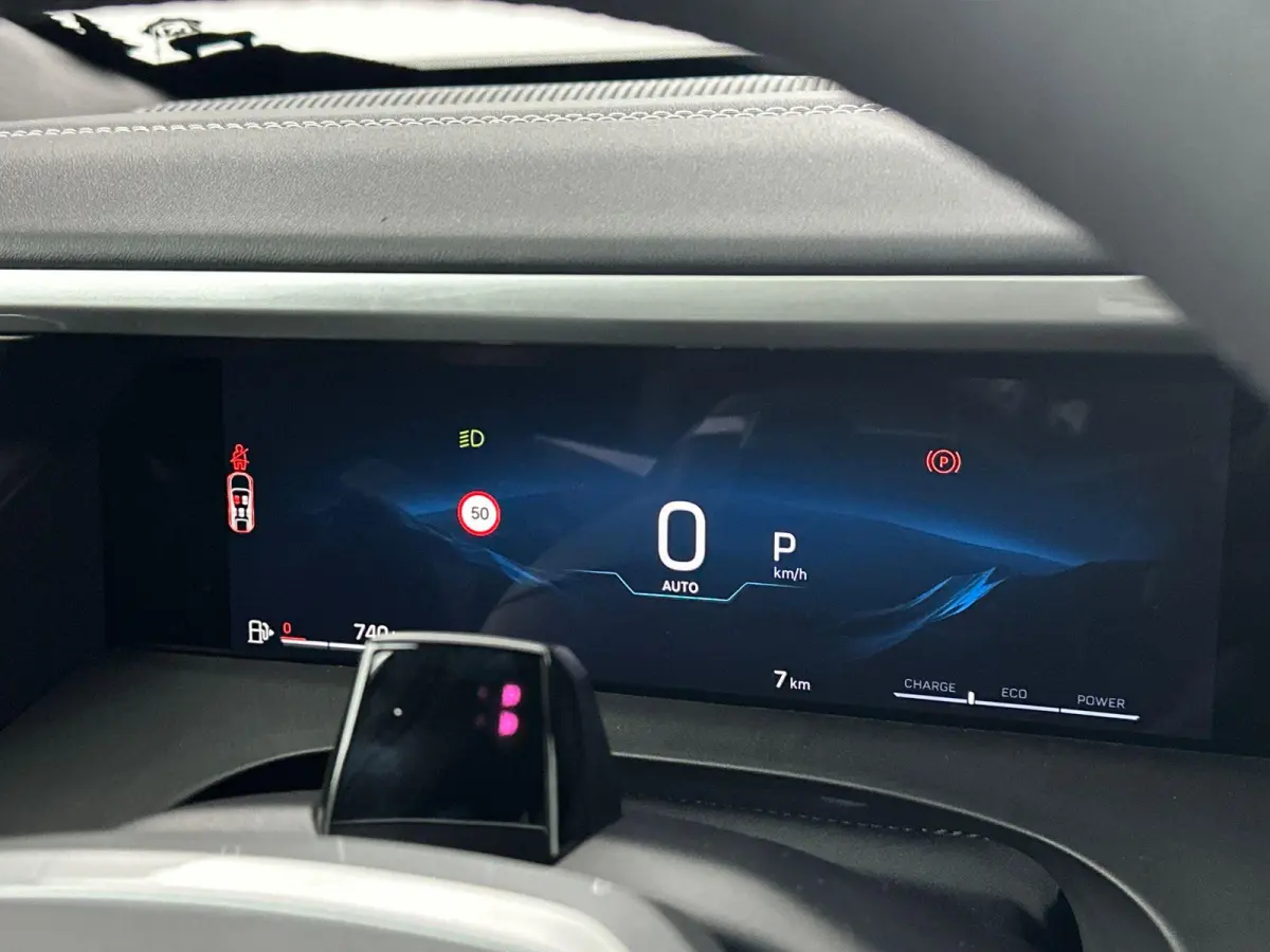 1.2 e-Hybrid Summit | Camera | Navigatie | 360 Camera | Dodehoek Detectie | Elektrische Achterklep | Apple Carplay | Sensoren V+A | DEMO | Tot 8 jaar speciale garantie