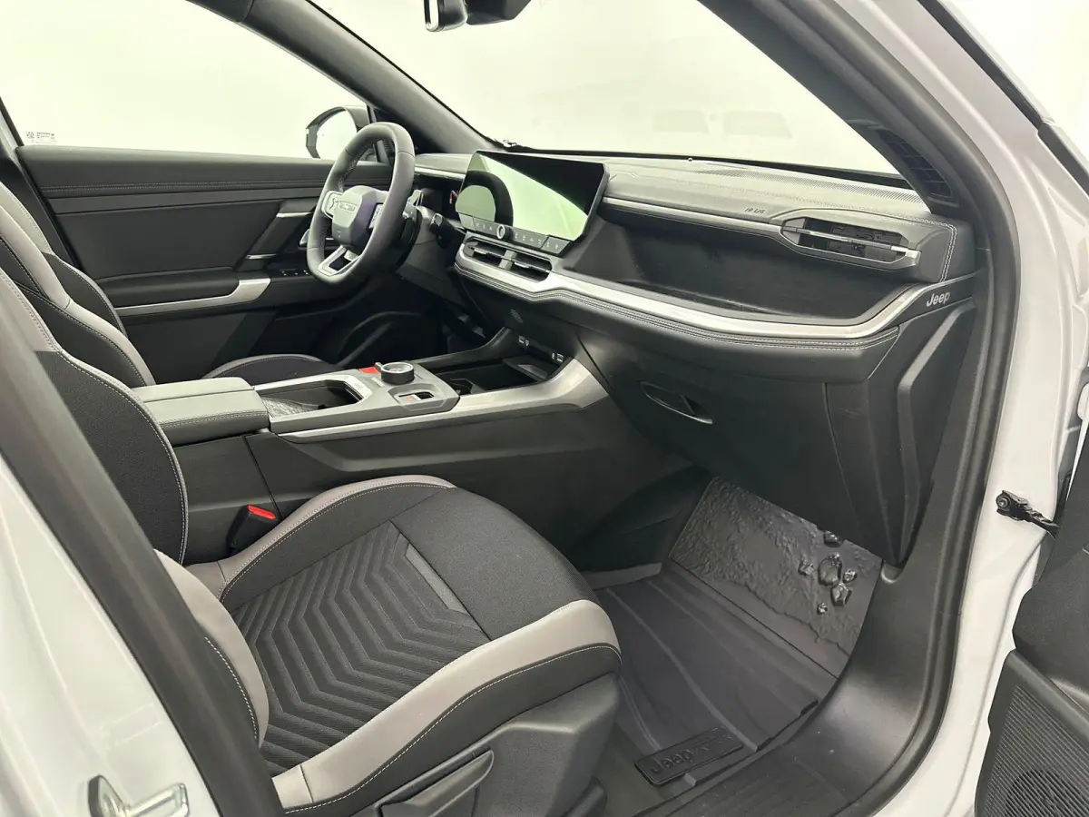 1.2 e-Hybrid Summit | Camera | Navigatie | 360 Camera | Dodehoek Detectie | Elektrische Achterklep | Apple Carplay | Sensoren V+A | DEMO | Tot 8 jaar speciale garantie