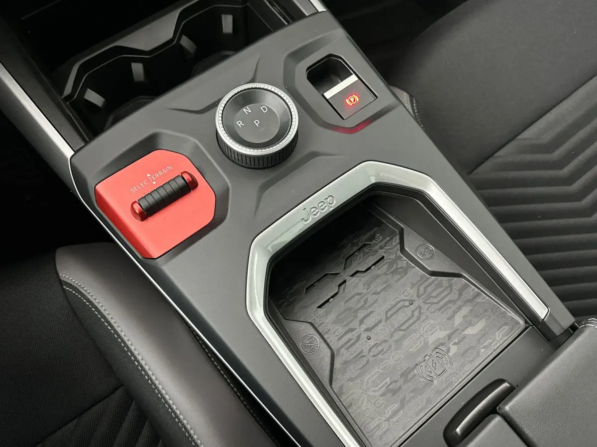 1.2 e-Hybrid Summit | Camera | Navigatie | 360 Camera | Dodehoek Detectie | Elektrische Achterklep | Apple Carplay | Sensoren V+A | DEMO | Tot 8 jaar speciale garantie