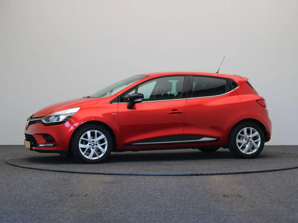 0.9 TCe Limited | Navigatie | Parkeersensoren achter | Cruise control | Bluetooth | Airco |