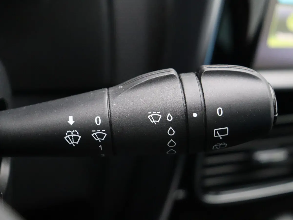 0.9 TCe Limited | Navigatie | Parkeersensoren achter | Cruise control | Bluetooth | Airco |