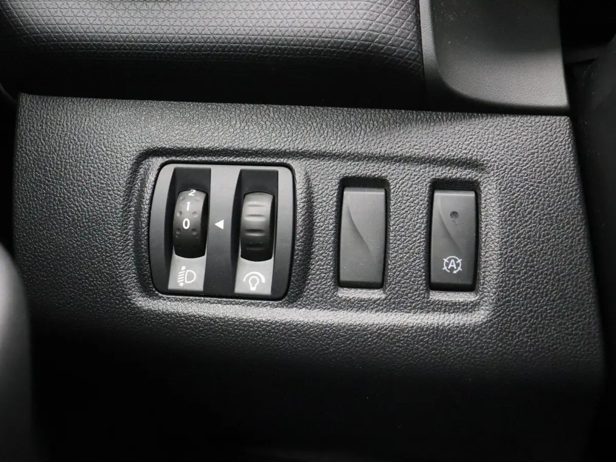 0.9 TCe Limited | Navigatie | Parkeersensoren achter | Cruise control | Bluetooth | Airco |