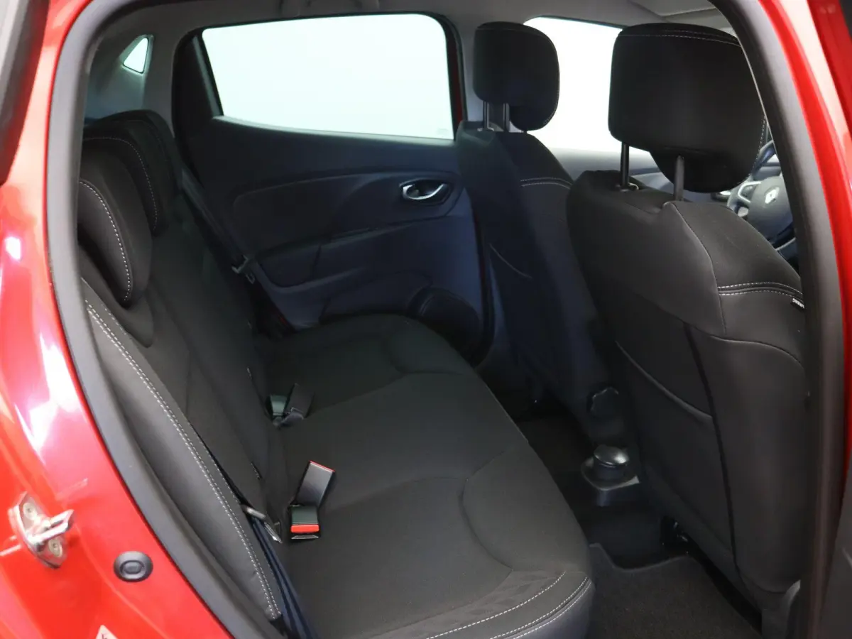 0.9 TCe Limited | Navigatie | Parkeersensoren achter | Cruise control | Bluetooth | Airco |