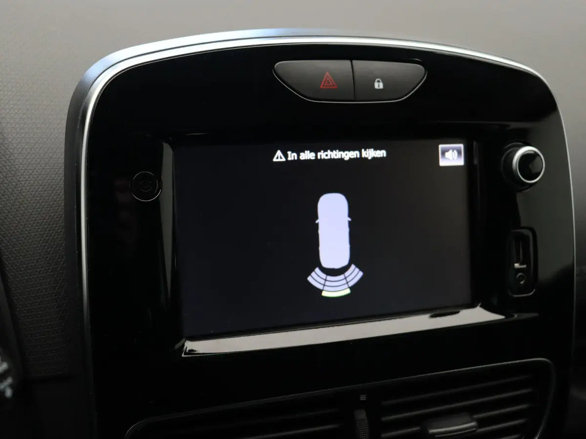 0.9 TCe Limited | Navigatie | Parkeersensoren achter | Cruise control | Bluetooth | Airco |