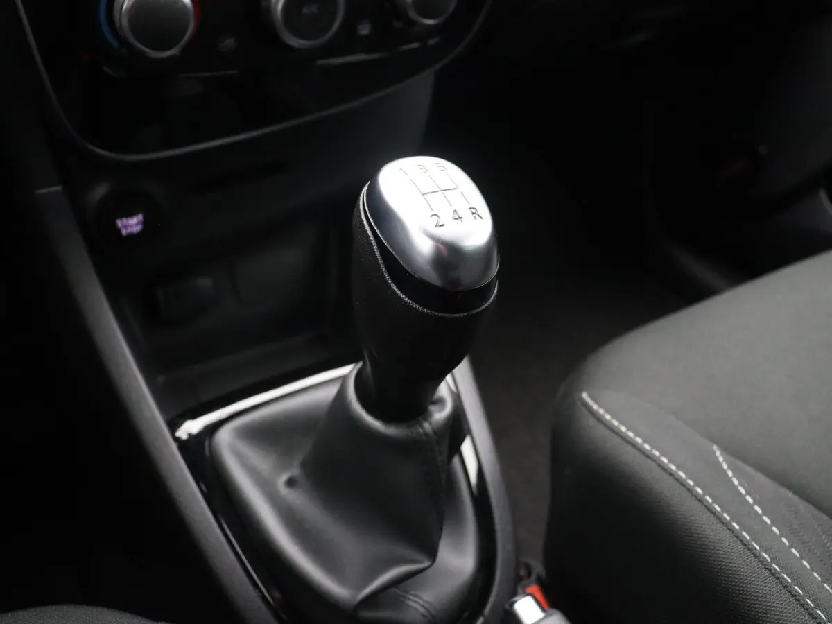 0.9 TCe Limited | Navigatie | Parkeersensoren achter | Cruise control | Bluetooth | Airco |