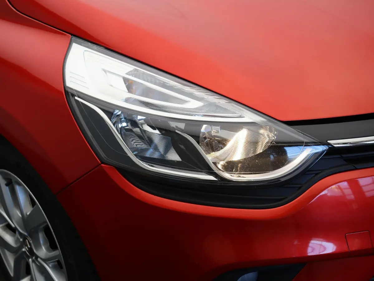 0.9 TCe Limited | Navigatie | Parkeersensoren achter | Cruise control | Bluetooth | Airco |