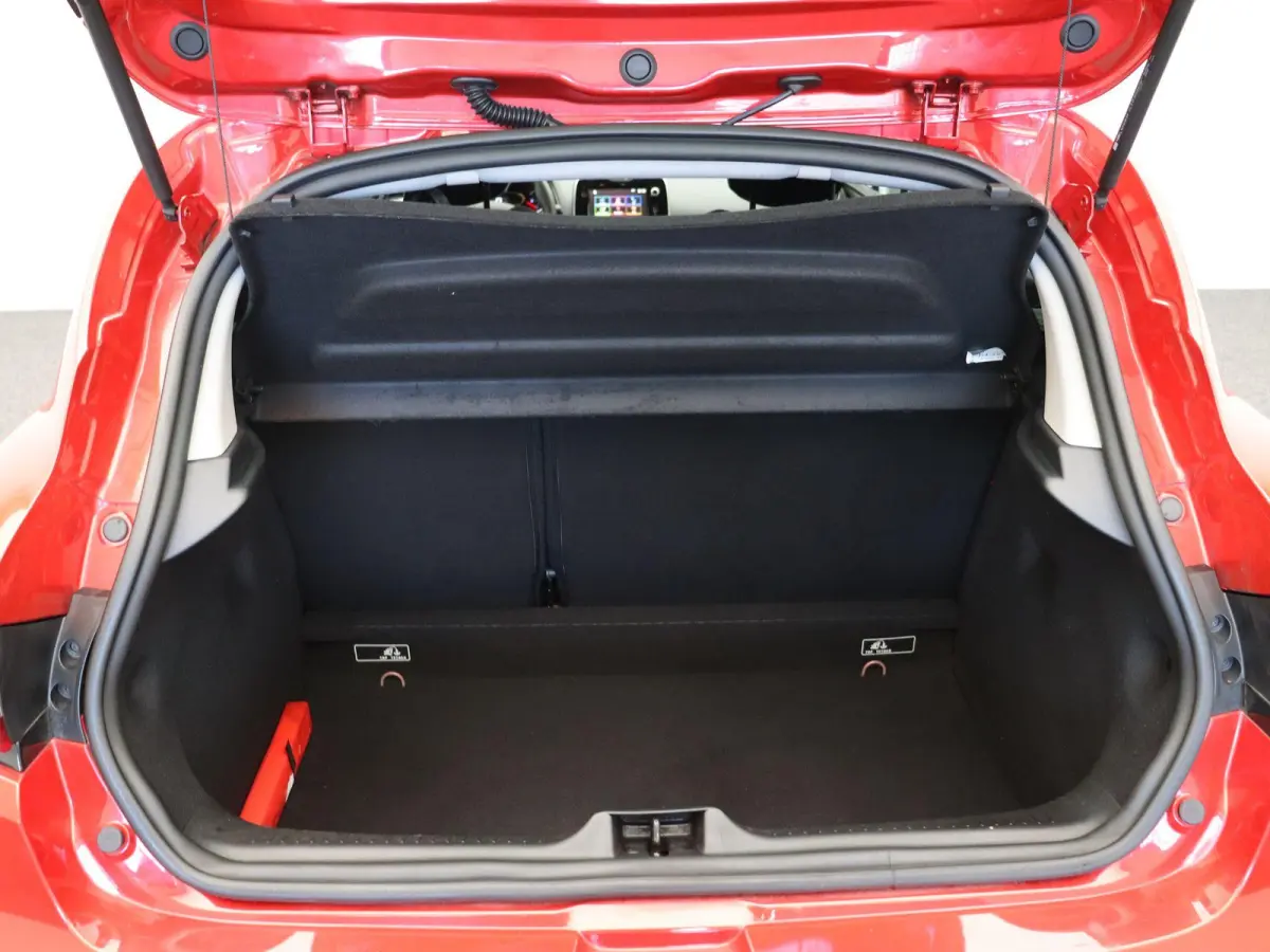 0.9 TCe Limited | Navigatie | Parkeersensoren achter | Cruise control | Bluetooth | Airco |