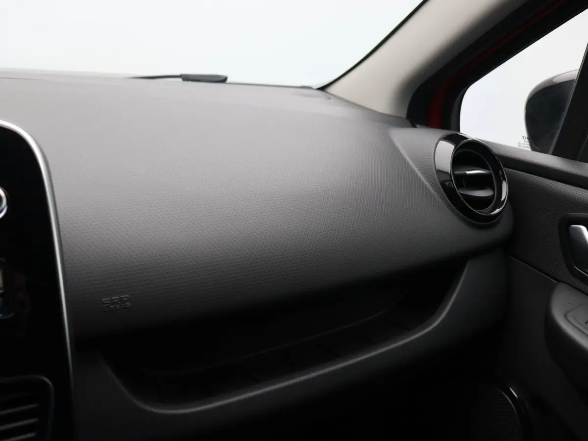 0.9 TCe Limited | Navigatie | Parkeersensoren achter | Cruise control | Bluetooth | Airco |