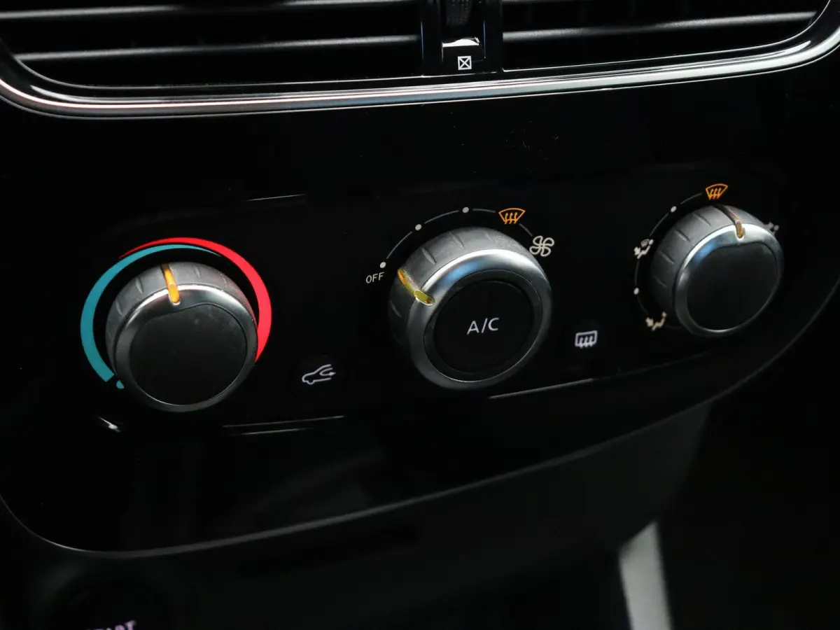 0.9 TCe Limited | Navigatie | Parkeersensoren achter | Cruise control | Bluetooth | Airco |