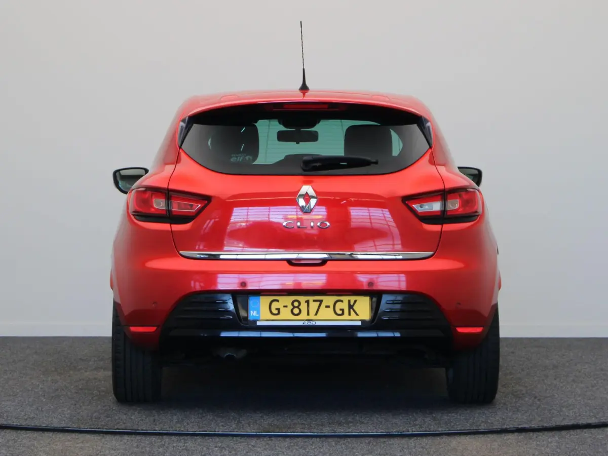 0.9 TCe Limited | Navigatie | Parkeersensoren achter | Cruise control | Bluetooth | Airco |