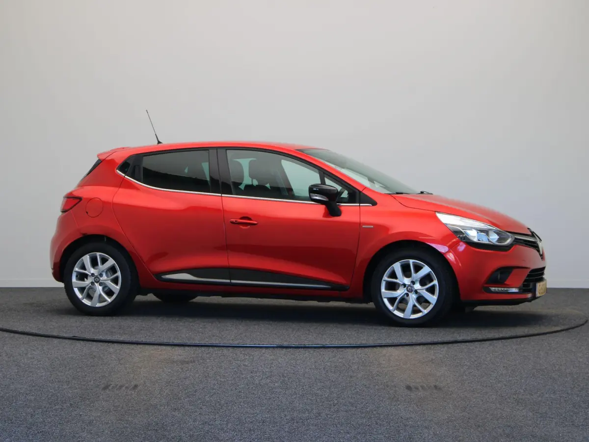 0.9 TCe Limited | Navigatie | Parkeersensoren achter | Cruise control | Bluetooth | Airco |