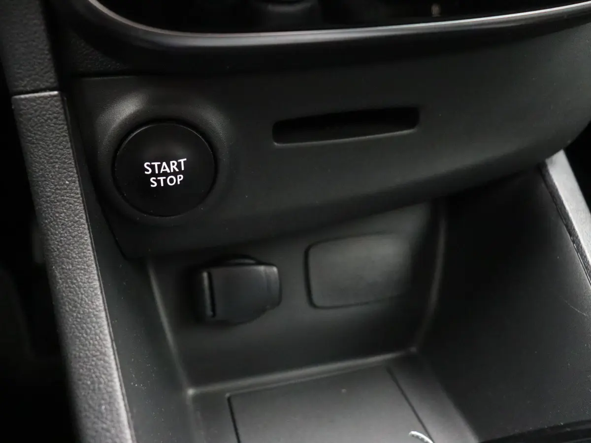 0.9 TCe Limited | Navigatie | Parkeersensoren achter | Cruise control | Bluetooth | Airco |