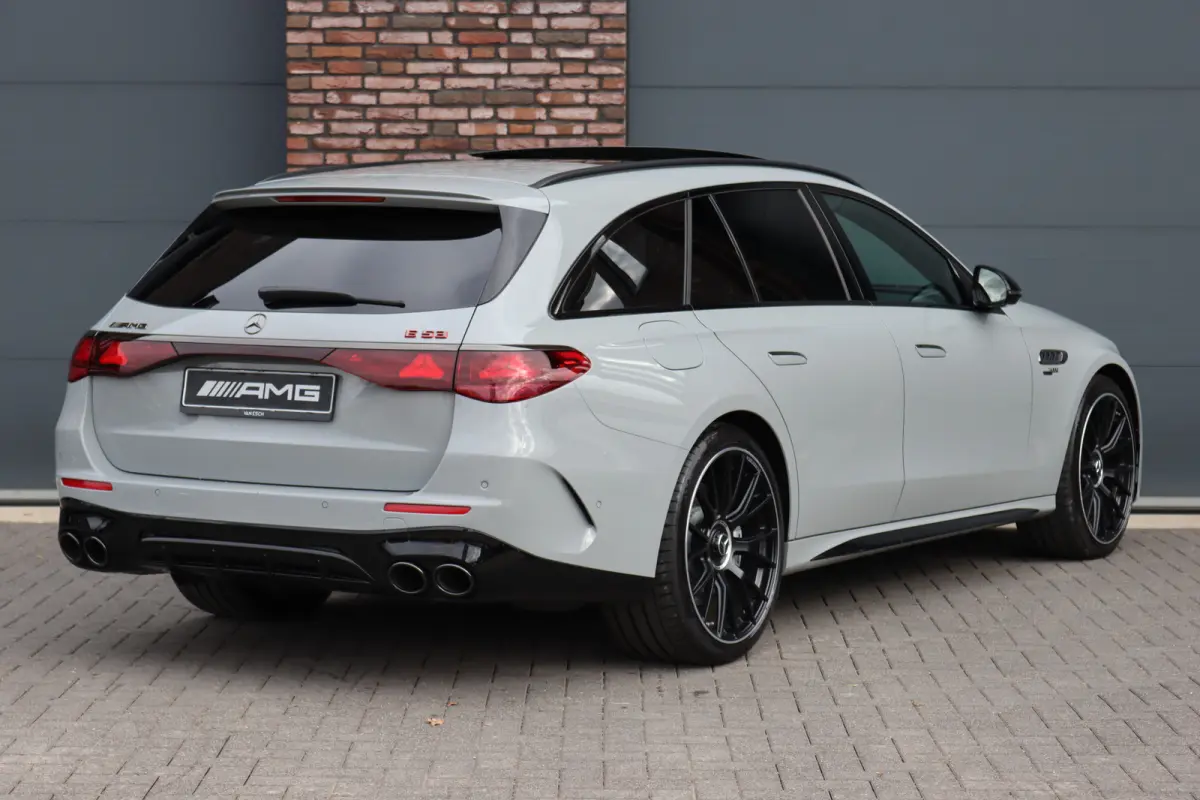 AMG 53 4MATIC+ | 585pk | Achterasbesturing | Distronic+ | Verwarmd Stuurwiel | Burmester | Digital Light | Trekhaak | Surround Camera | Verwarmd Stuurwiel | Augmented Reality |