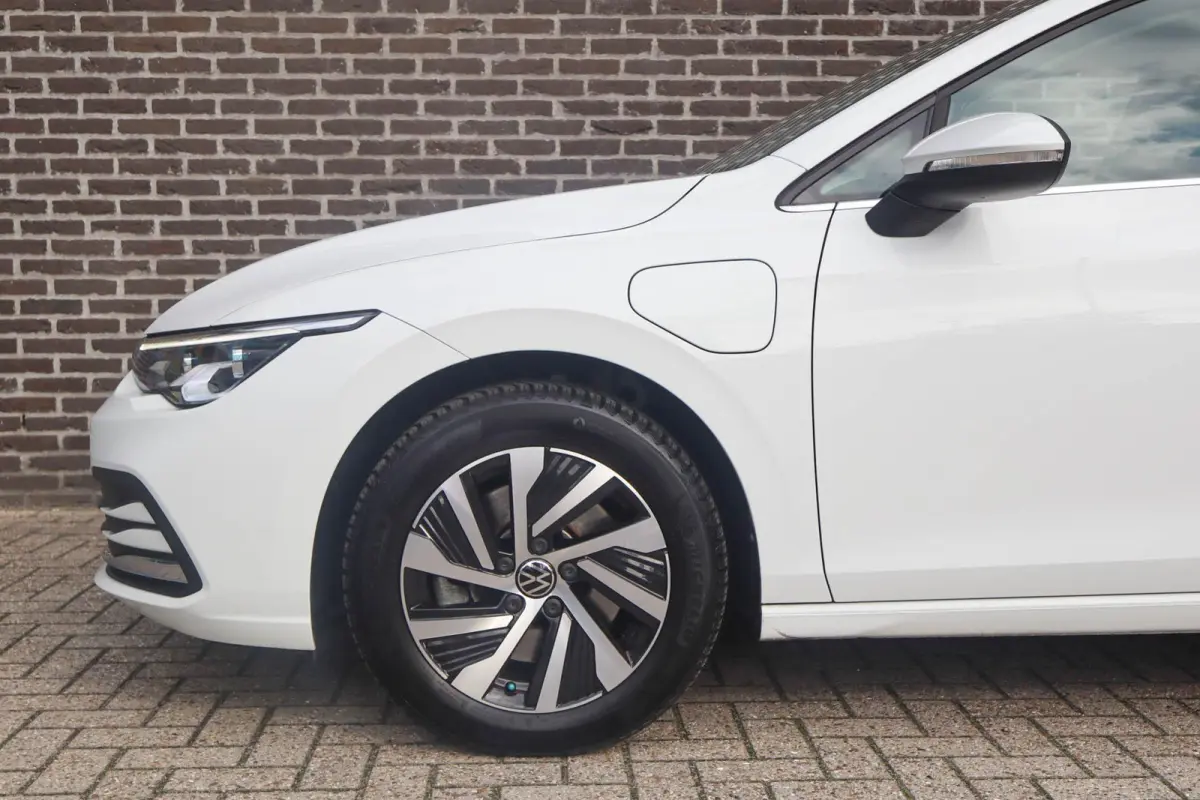 1.4 eHybrid 204pk Style | SoH 93% | Navigatie | Ergonomische Bestuurdersstoel | All Seasonbanden