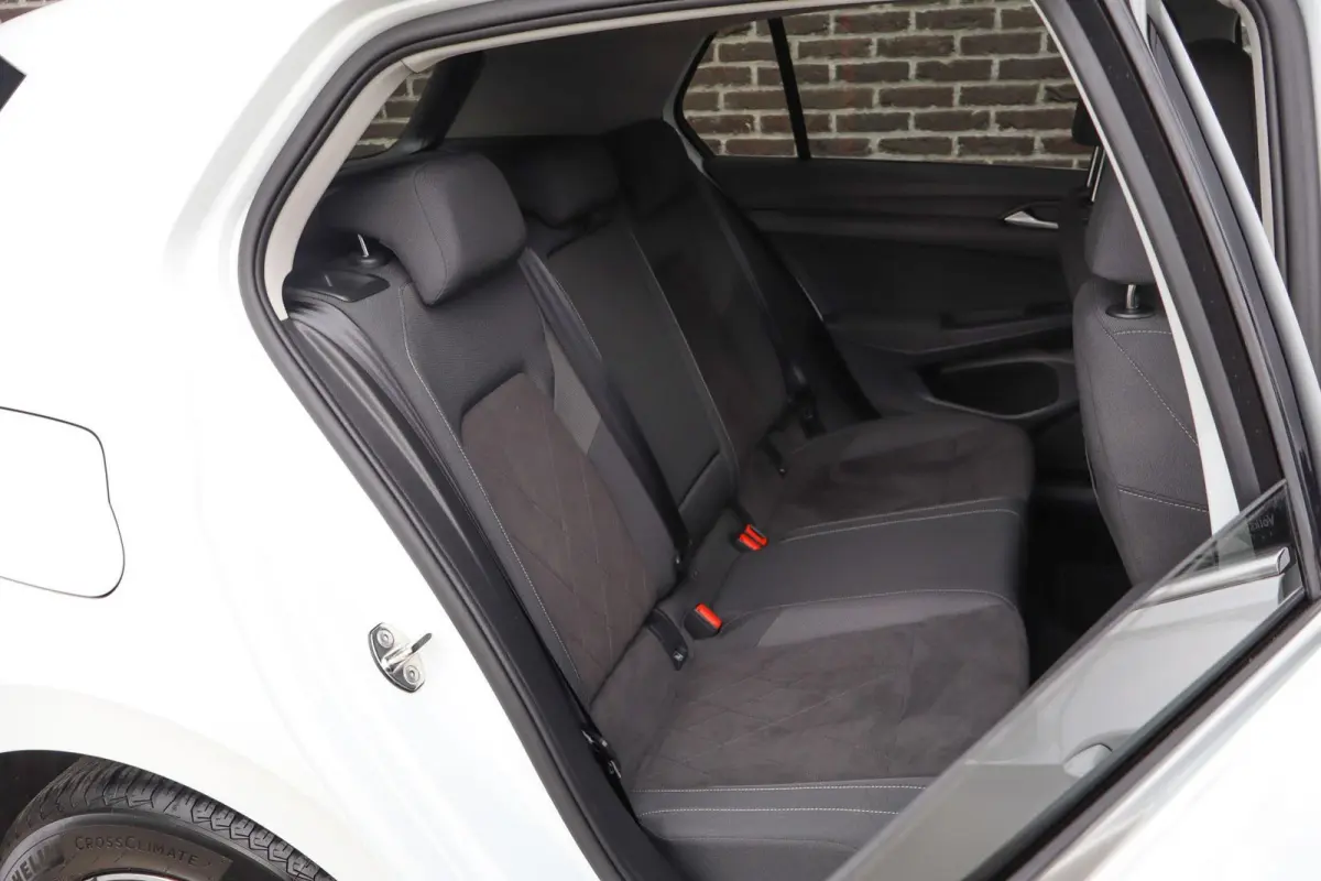 1.4 eHybrid 204pk Style | SoH 93% | Navigatie | Ergonomische Bestuurdersstoel | All Seasonbanden