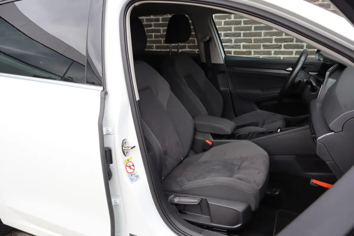 1.4 eHybrid 204pk Style | SoH 93% | Navigatie | Ergonomische Bestuurdersstoel | All Seasonbanden