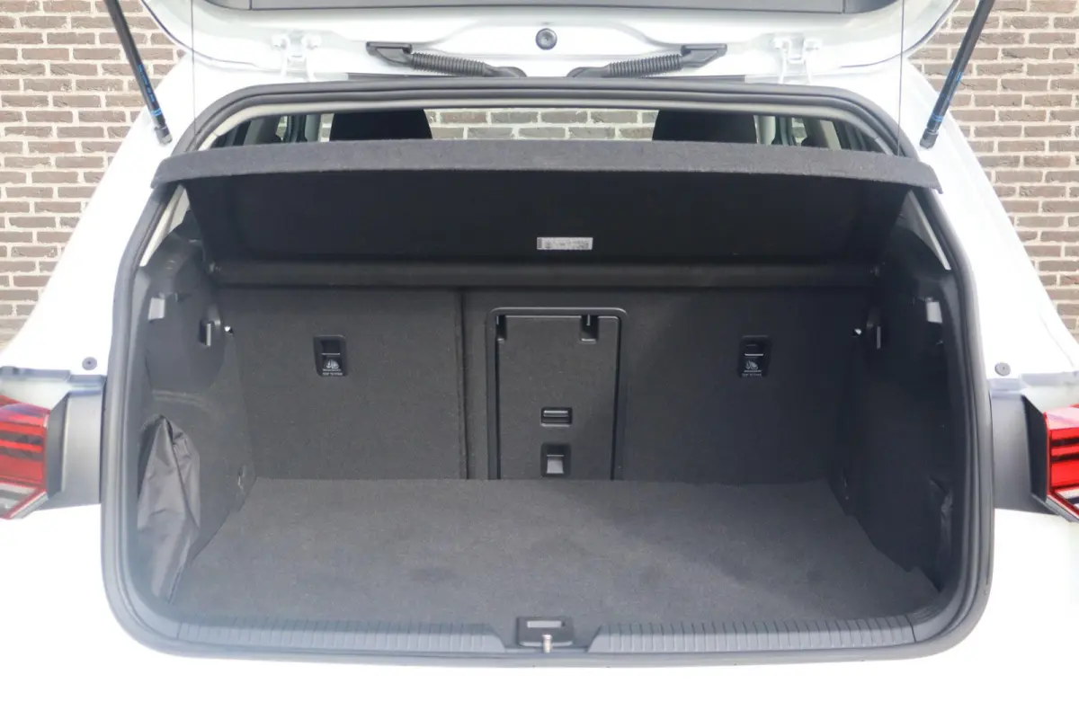 1.4 eHybrid 204pk Style | SoH 93% | Navigatie | Ergonomische Bestuurdersstoel | All Seasonbanden