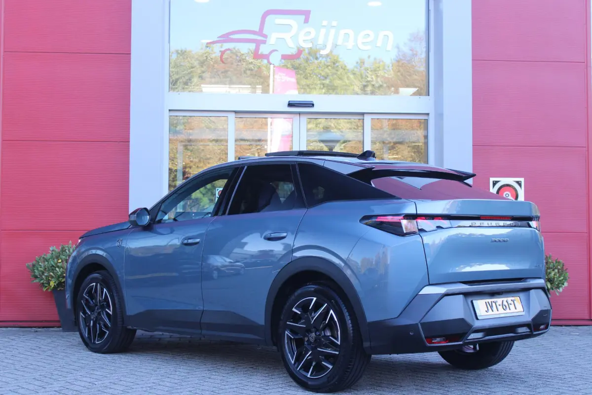 1.2 Hybrid 145PK GT | PANORMASCH SCHUIF / KANTELDAK | | 360° VISION & DRIVE ASSIST PACK: ANTI DIEFSTAL ALARM MET SUPERVERGRENDELING/VERWARMBAAR VOLLEDEREN STUURWIEL/VISEOPARK 360° HD CAMER
