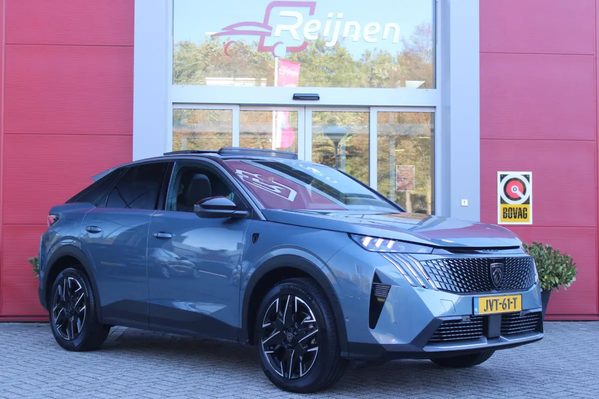 1.2 Hybrid 145PK GT | PANORMASCH SCHUIF / KANTELDAK | | 360° VISION & DRIVE ASSIST PACK: ANTI DIEFSTAL ALARM MET SUPERVERGRENDELING/VERWARMBAAR VOLLEDEREN STUURWIEL/VISEOPARK 360° HD CAMER