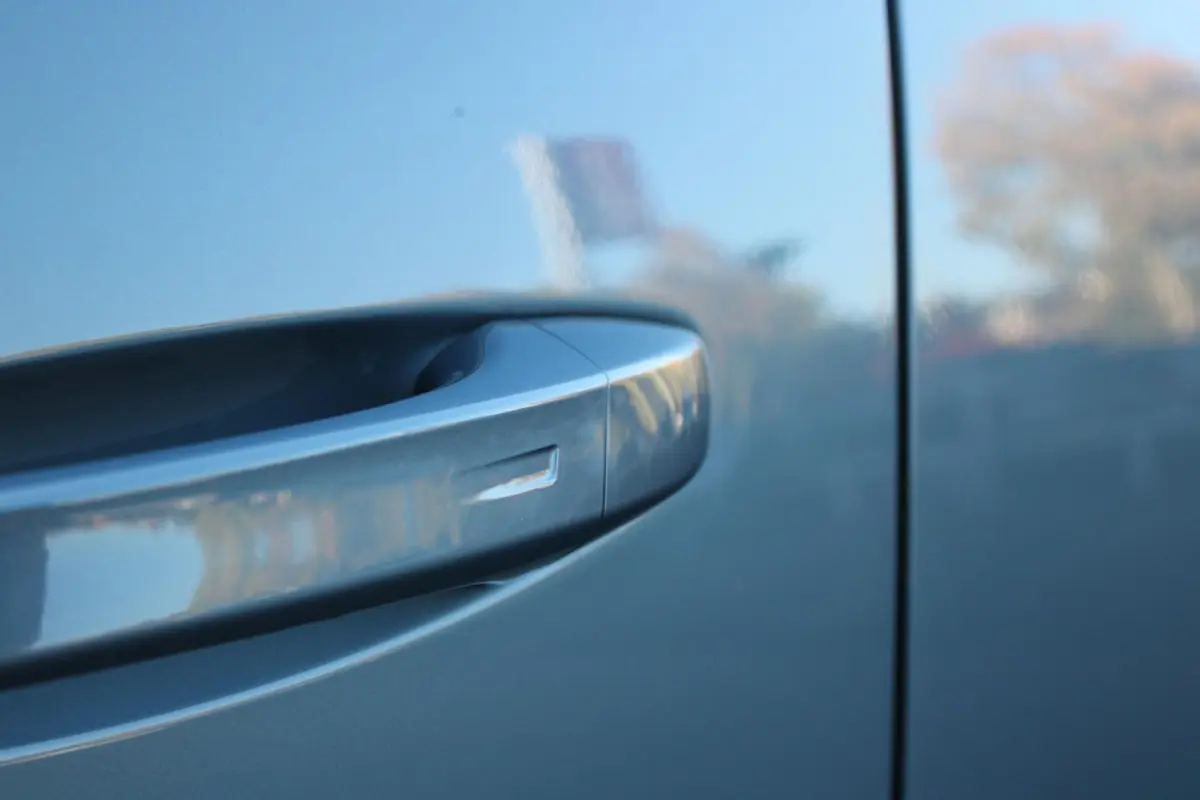 1.2 Hybrid 145PK GT | PANORMASCH SCHUIF / KANTELDAK | | 360° VISION & DRIVE ASSIST PACK: ANTI DIEFSTAL ALARM MET SUPERVERGRENDELING/VERWARMBAAR VOLLEDEREN STUURWIEL/VISEOPARK 360° HD CAMER