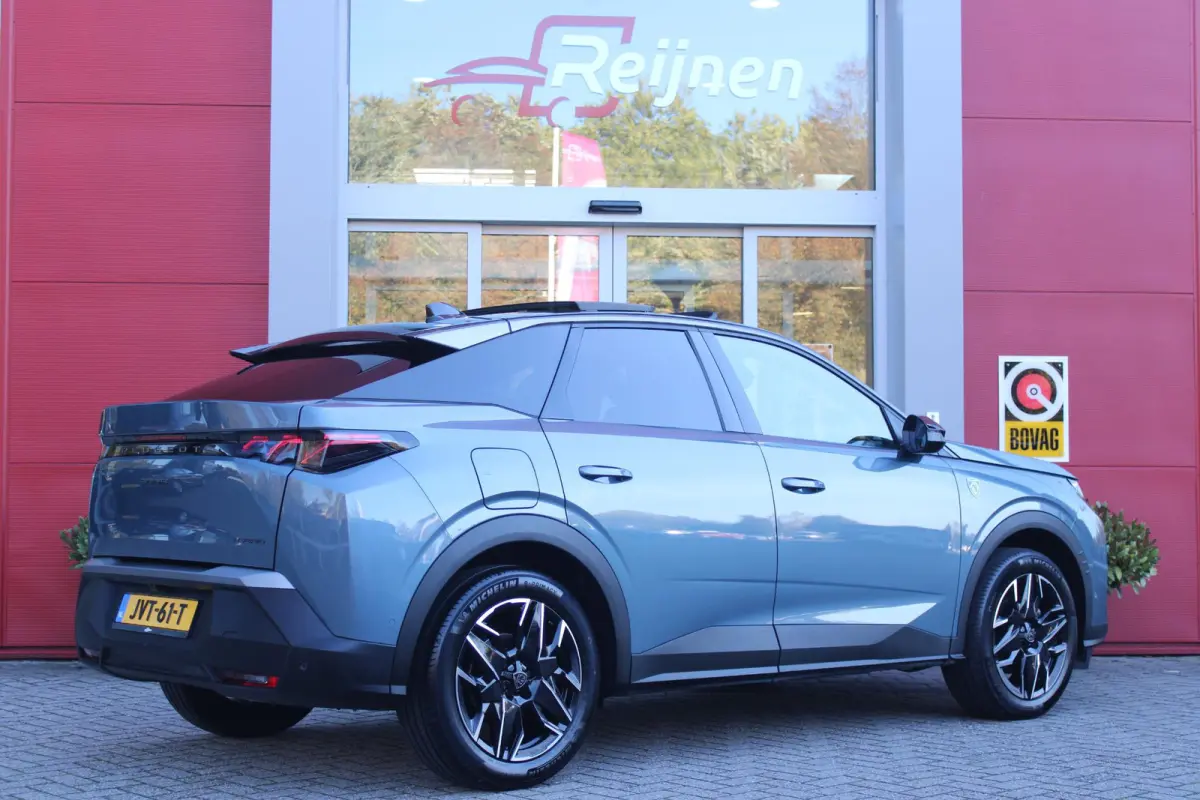 1.2 Hybrid 145PK GT | PANORMASCH SCHUIF / KANTELDAK | | 360° VISION & DRIVE ASSIST PACK: ANTI DIEFSTAL ALARM MET SUPERVERGRENDELING/VERWARMBAAR VOLLEDEREN STUURWIEL/VISEOPARK 360° HD CAMER