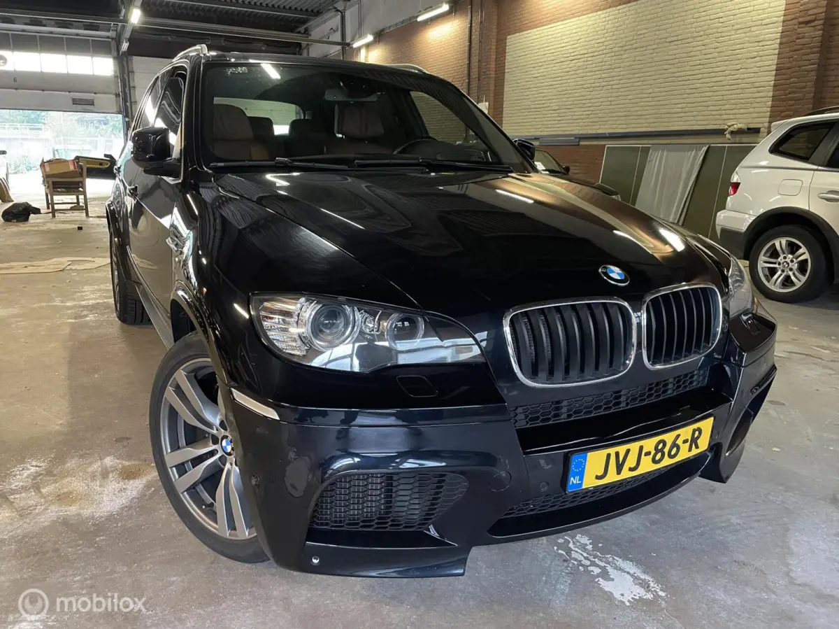 4.4i M Automaat 555pk Panodak