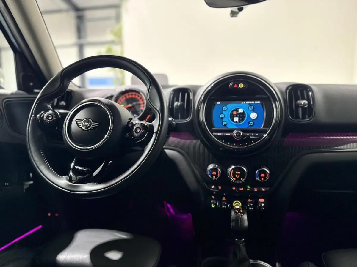 Hybrid ALL4 Chilli|PANO|HUD|KEYLESS|H&K