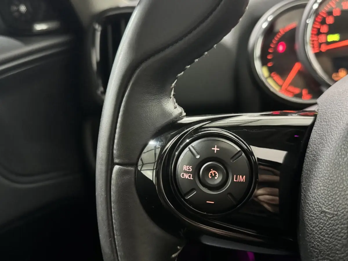 Hybrid ALL4 Chilli|PANO|HUD|KEYLESS|H&K