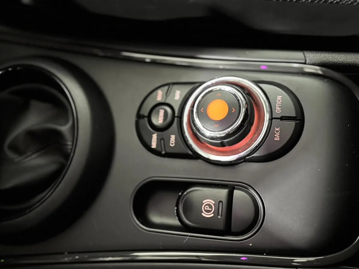 Hybrid ALL4 Chilli|PANO|HUD|KEYLESS|H&K