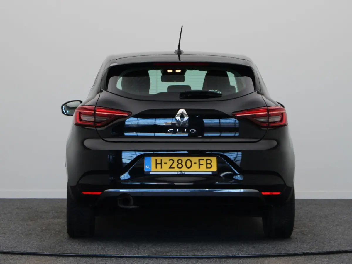 1.0 TCe Zen | Parkeersensoren achter | Cruise control | Navigatie | LED verlichting | Airco |