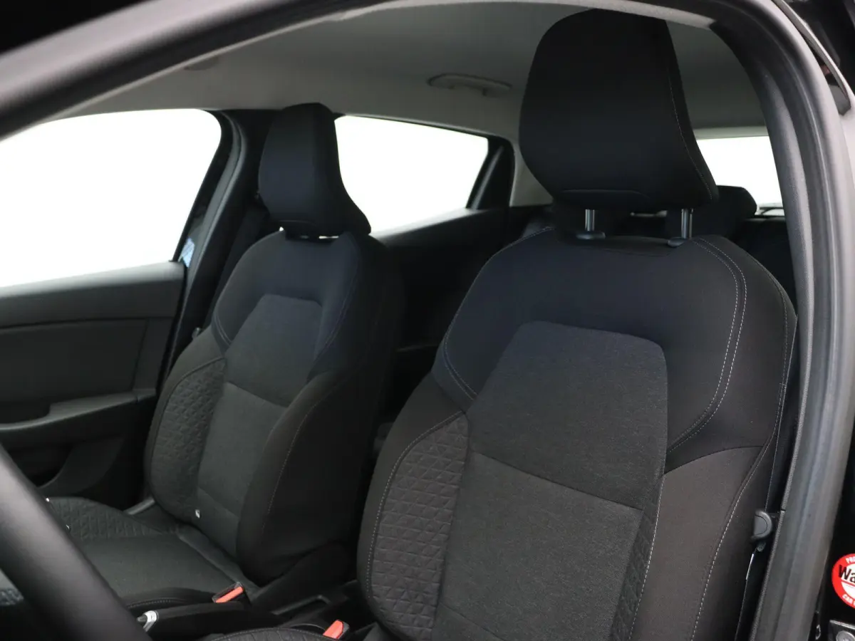 1.0 TCe Zen | Parkeersensoren achter | Cruise control | Navigatie | LED verlichting | Airco |