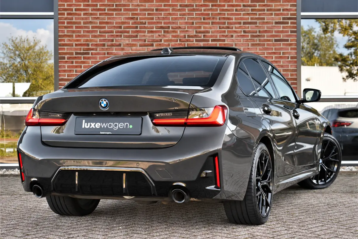 330e M-Sport Dravit E-Dak Trekh E-zetels 19inch HUD Adp-onderstel