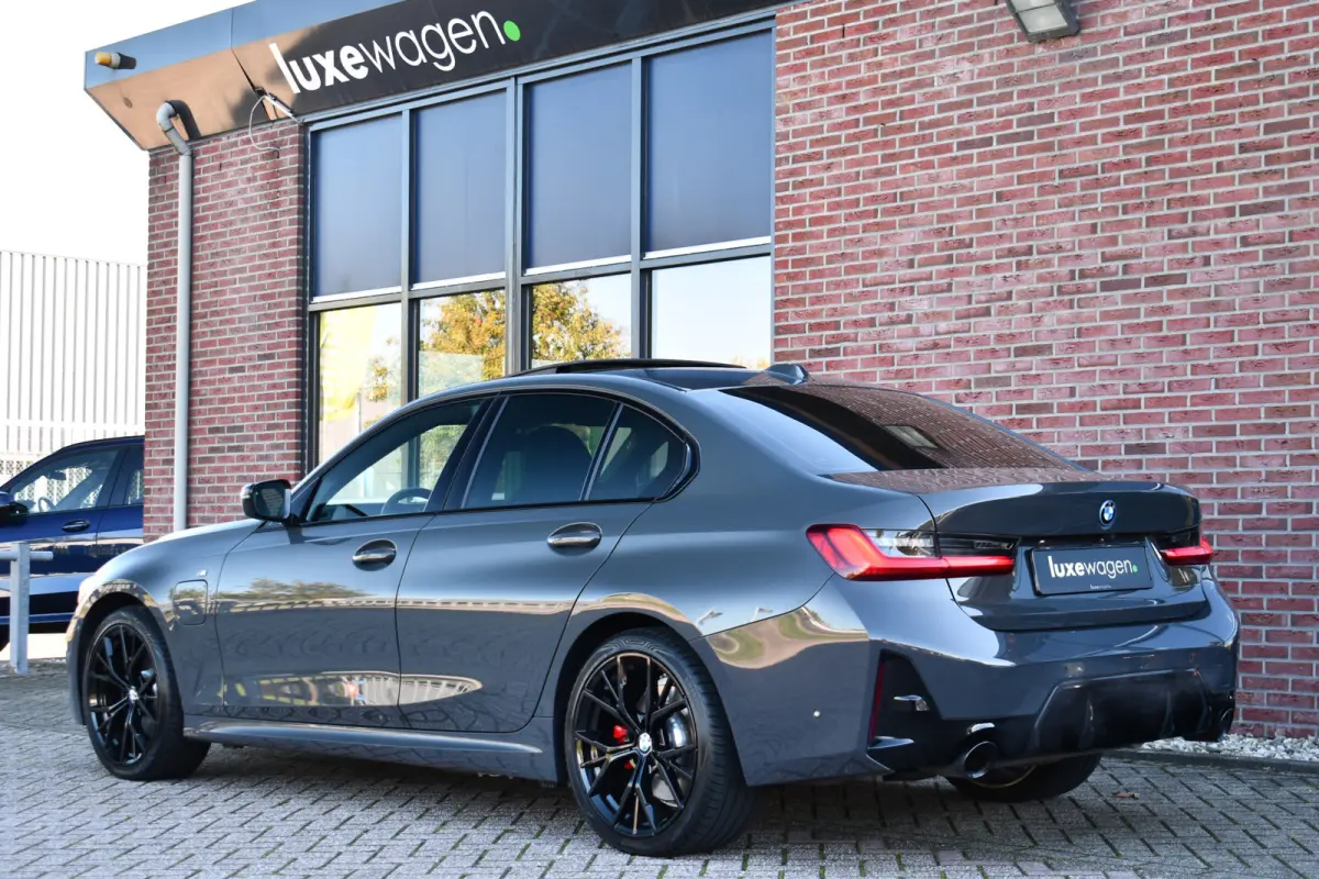 330e M-Sport Dravit E-Dak Trekh E-zetels 19inch HUD Adp-onderstel