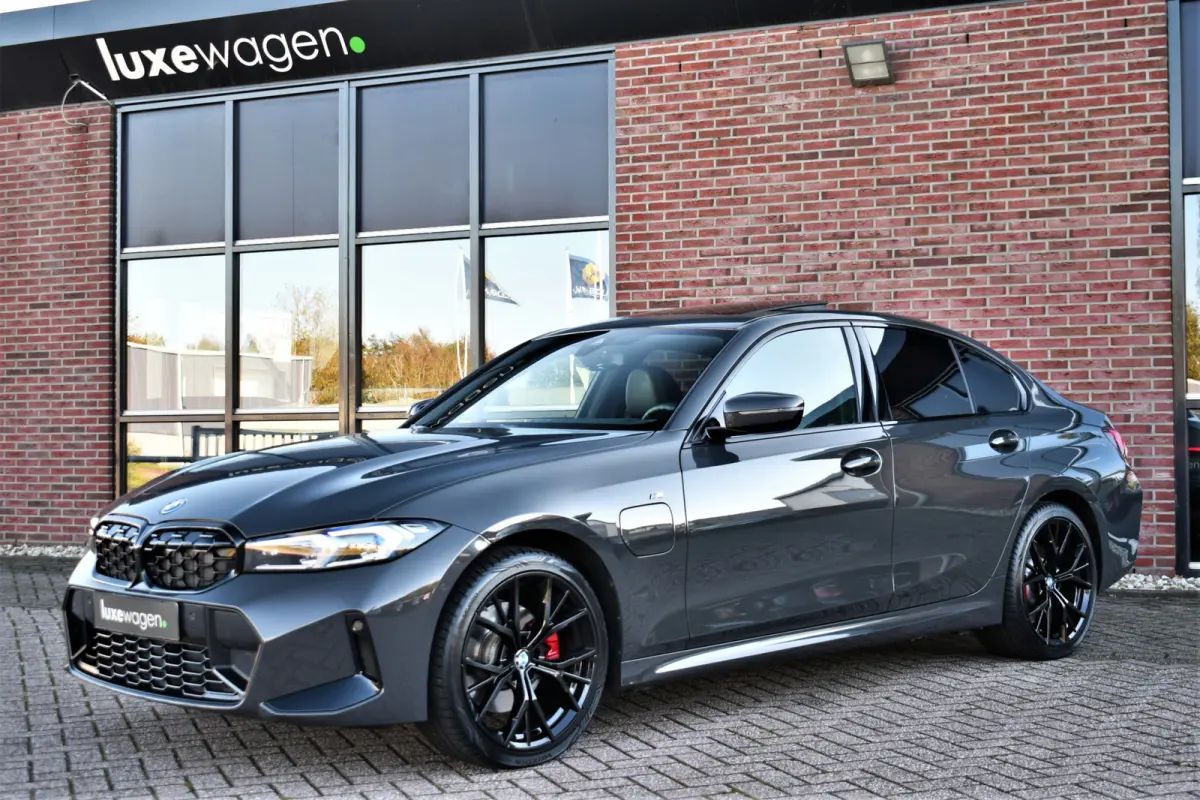 330e M-Sport Dravit E-Dak Trekh E-zetels 19inch HUD Adp-onderstel
