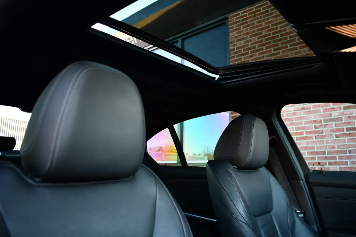 330e M-Sport Dravit E-Dak Trekh E-zetels 19inch HUD Adp-onderstel