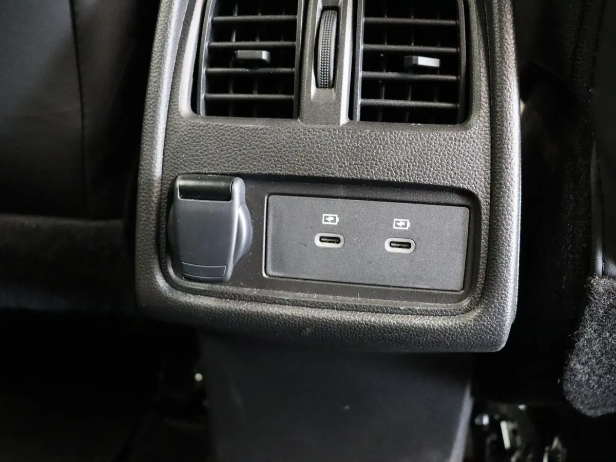 1.6 E-Tech full hybrid 145 techno | Adaptive cruise control | Achteruitrij camera | Climate control | Lichtmetalen velgen 18'' |