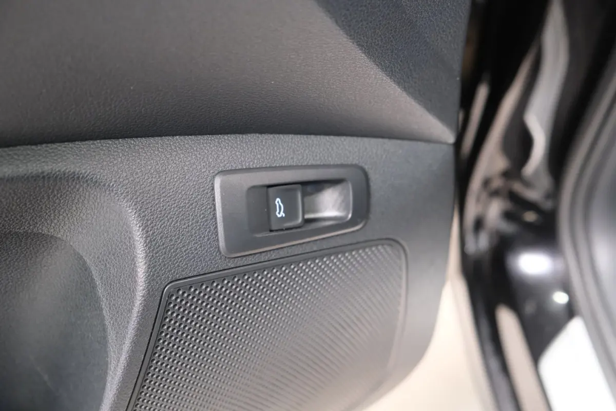 1.5 TSI ACT Business Edition Plus - N.A.P. Airco, Cruise, PDC, Navi, Stoelverwarming, Carplay, Virtueel display.