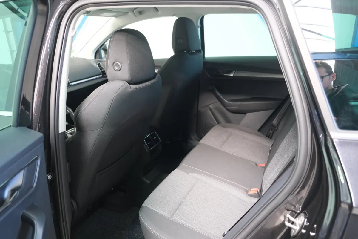 1.5 TSI ACT Business Edition Plus - N.A.P. Airco, Cruise, PDC, Navi, Stoelverwarming, Carplay, Virtueel display.