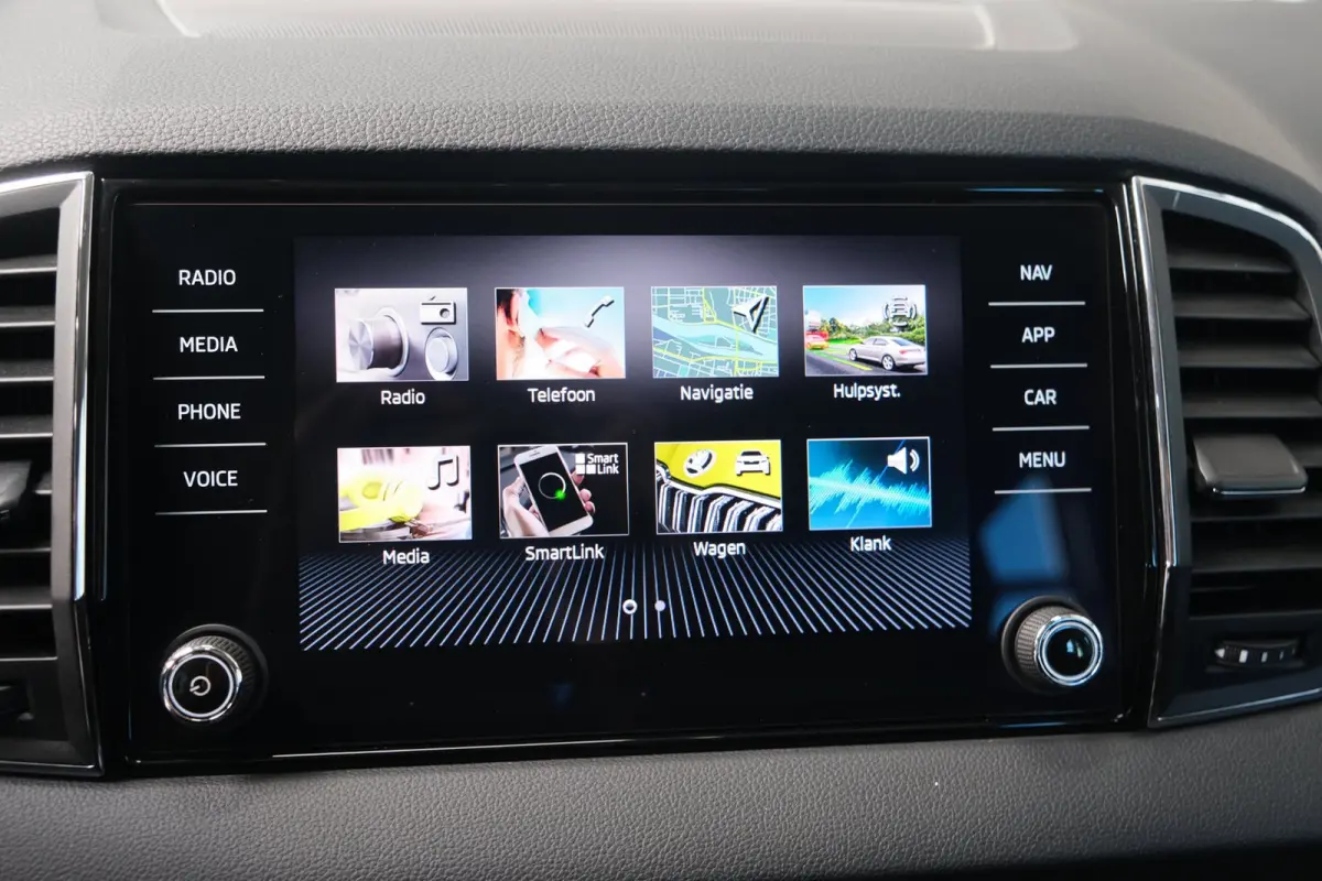 1.5 TSI ACT Business Edition Plus - N.A.P. Airco, Cruise, PDC, Navi, Stoelverwarming, Carplay, Virtueel display.