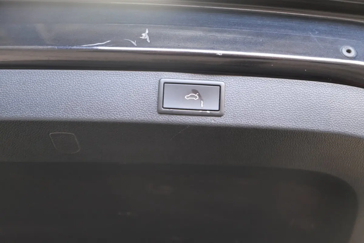 1.5 TSI ACT Business Edition Plus - N.A.P. Airco, Cruise, PDC, Navi, Stoelverwarming, Carplay, Virtueel display.