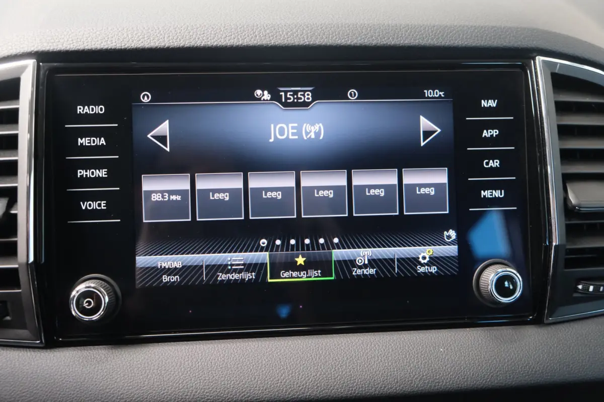 1.5 TSI ACT Business Edition Plus - N.A.P. Airco, Cruise, PDC, Navi, Stoelverwarming, Carplay, Virtueel display.